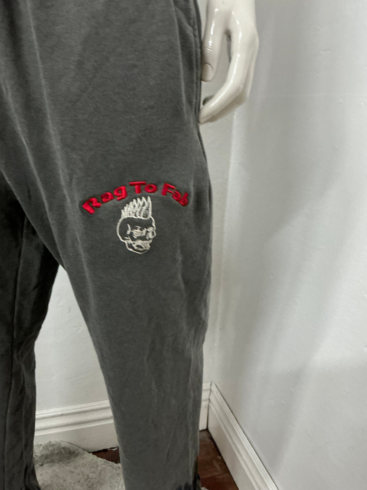 elastic waist and hem Ragtofab logo embroidery jogger