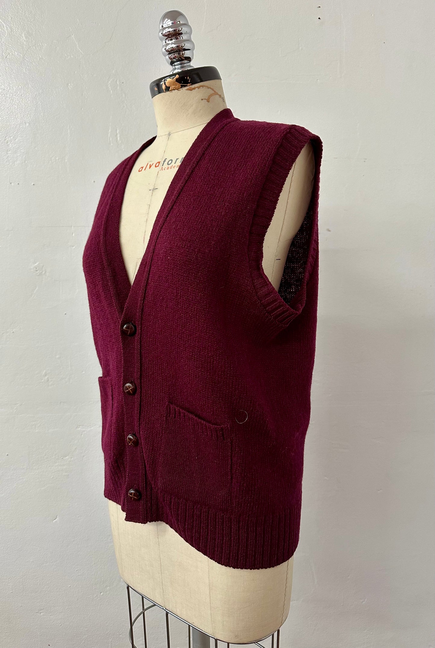 Ragtofab Burgundy vintage 1970s cardigan sweater
