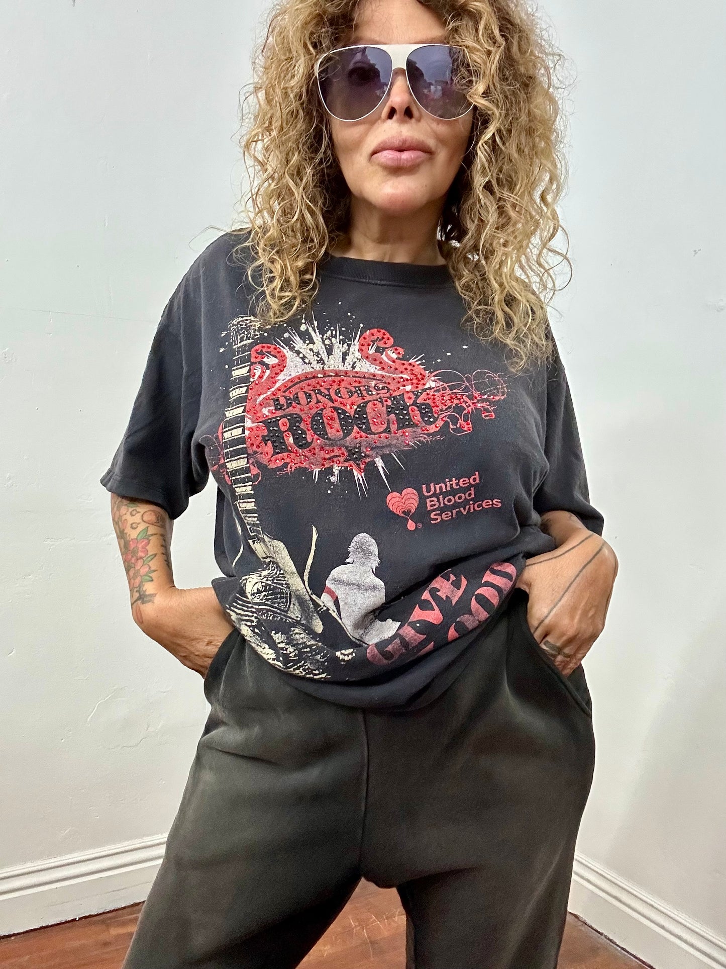 DONORS ROCK BLOOD TOUR VINTAGE TEE WITH RHINESTONES