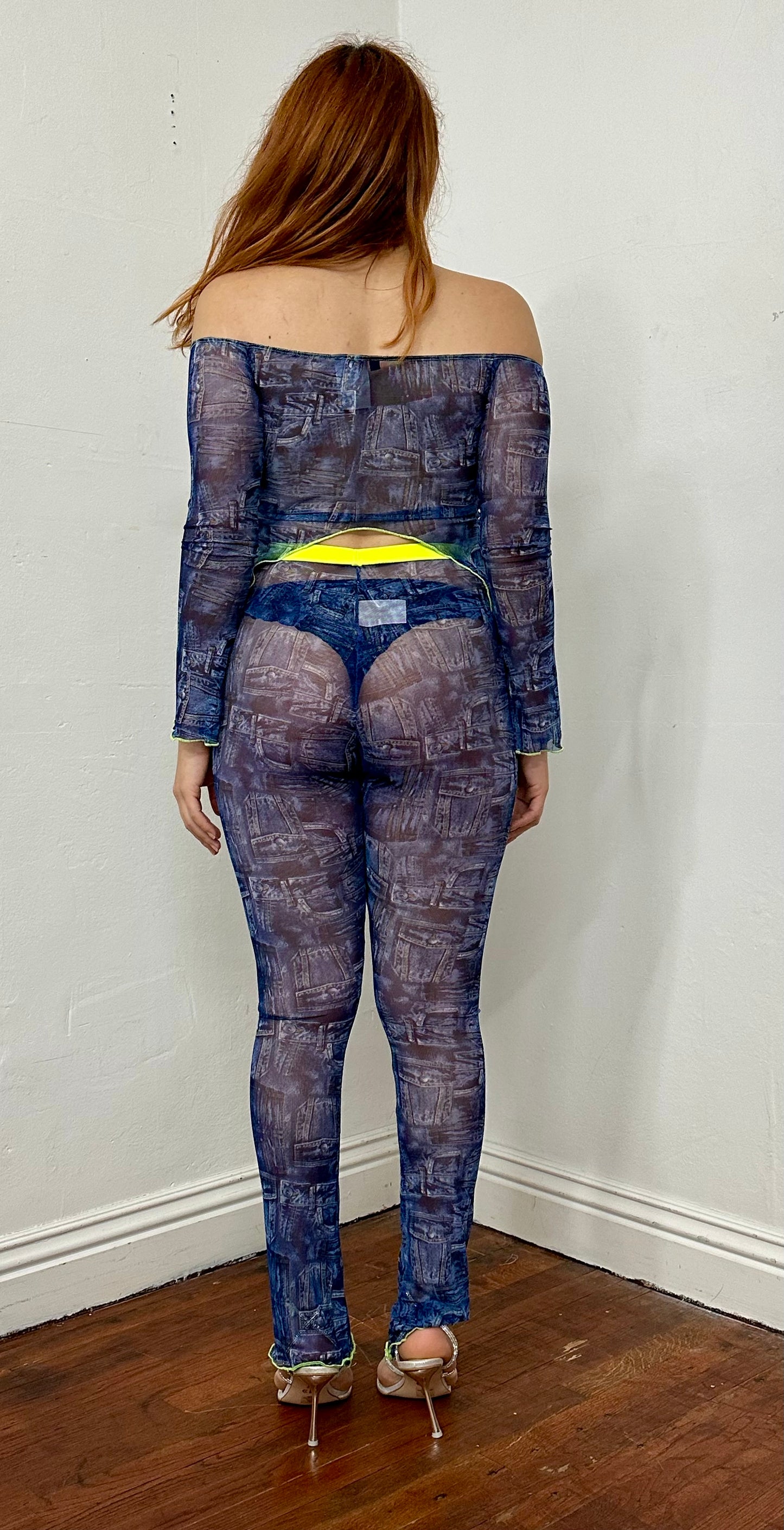 Elastic waist flare bottom leggings