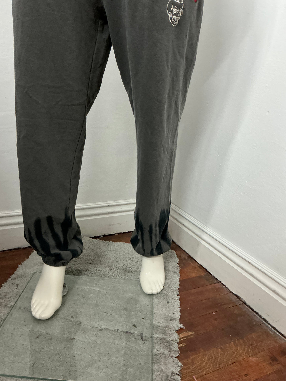 elastic waist and hem  Ragtofab logo embroidery jogger