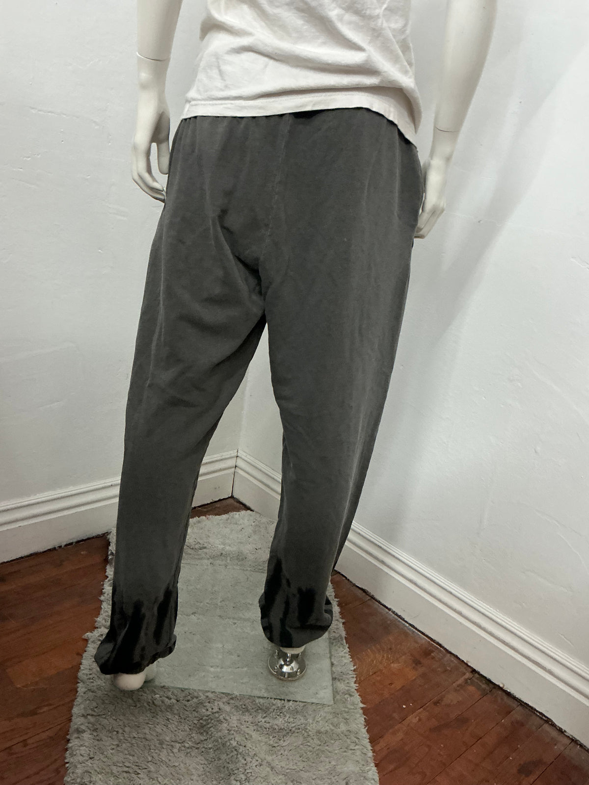 elastic waist and hem  Ragtofab logo embroidery jogger