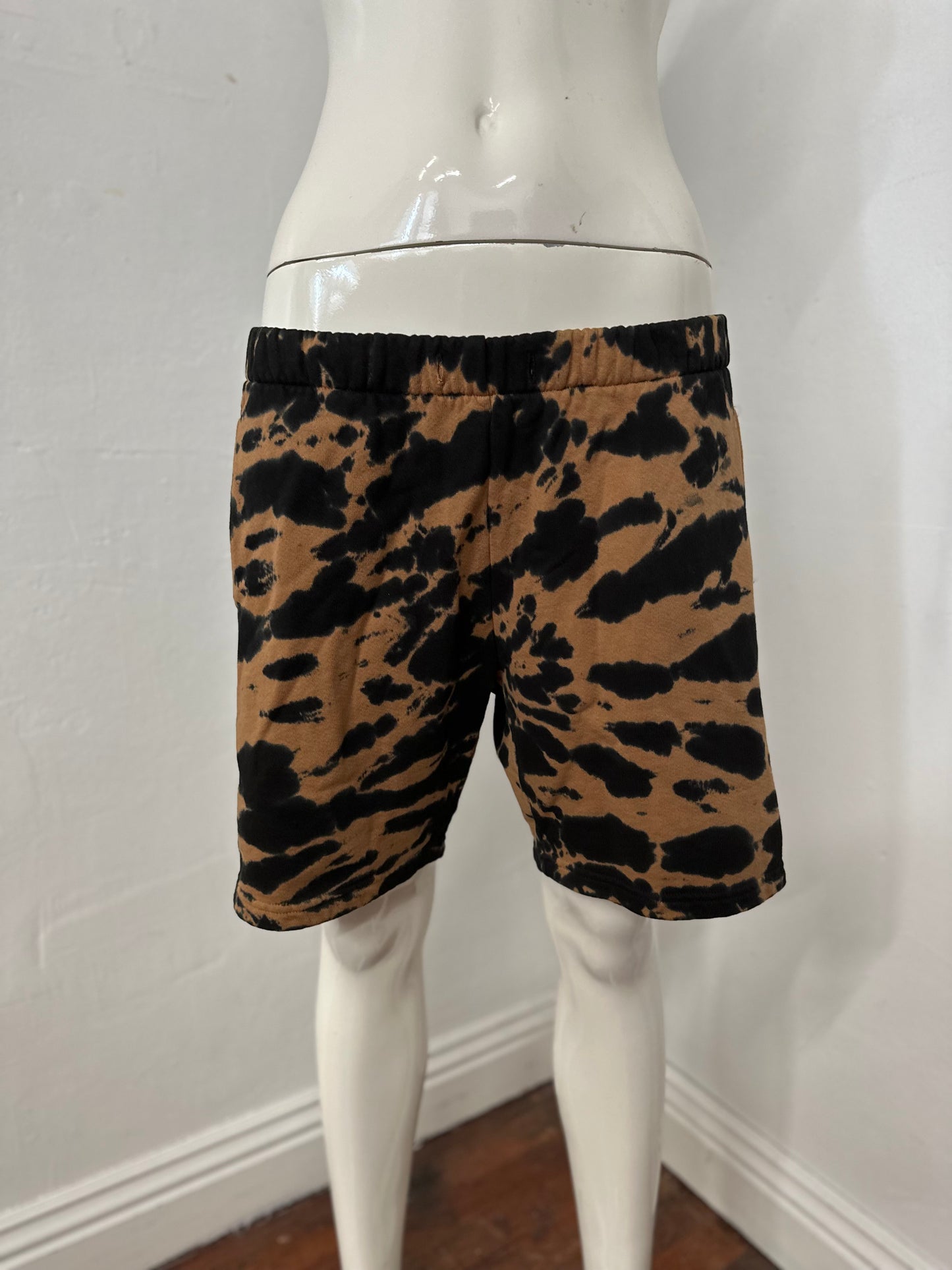 Potassium and tie dye French terry elastic waist short