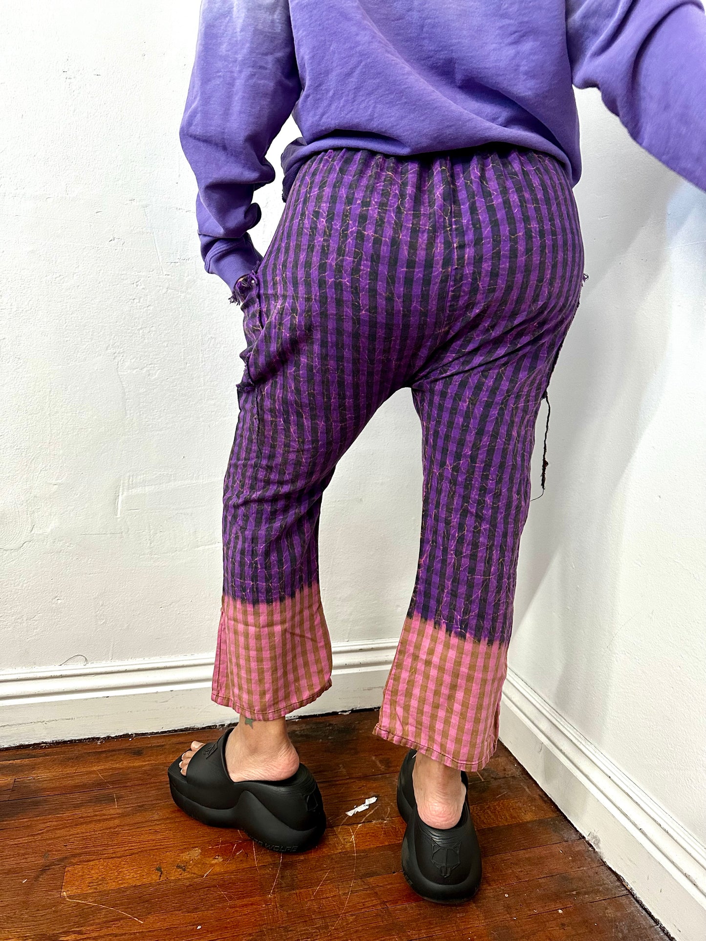 Ragtofab Cotton plaid dropped crotch pant finish with a mineral wash