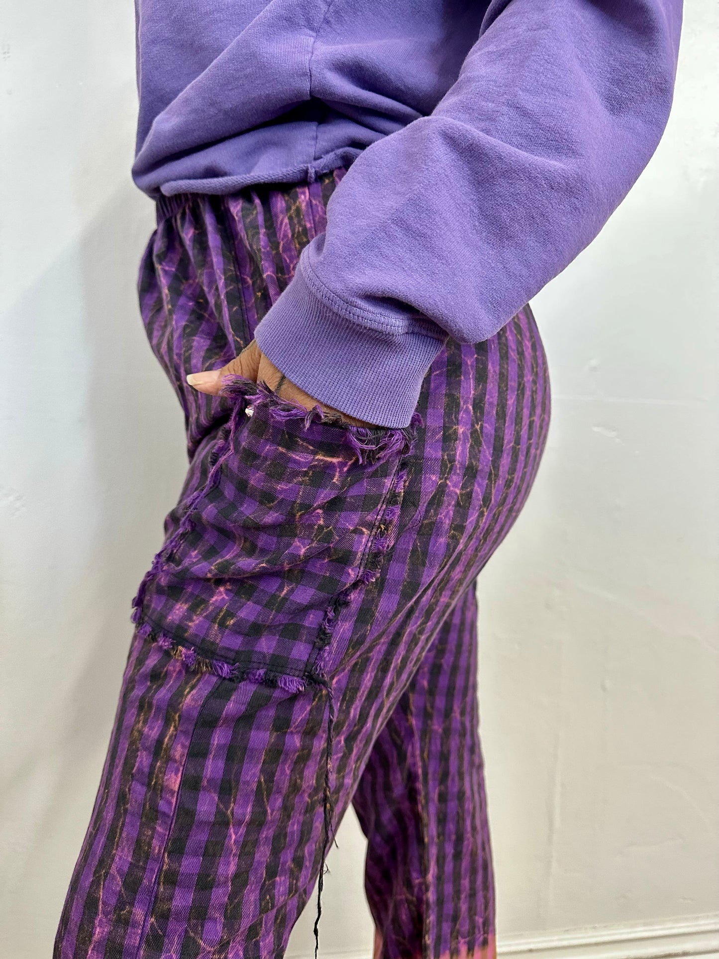 Ragtofab Cotton plaid dropped crotch pant finish with a mineral wash