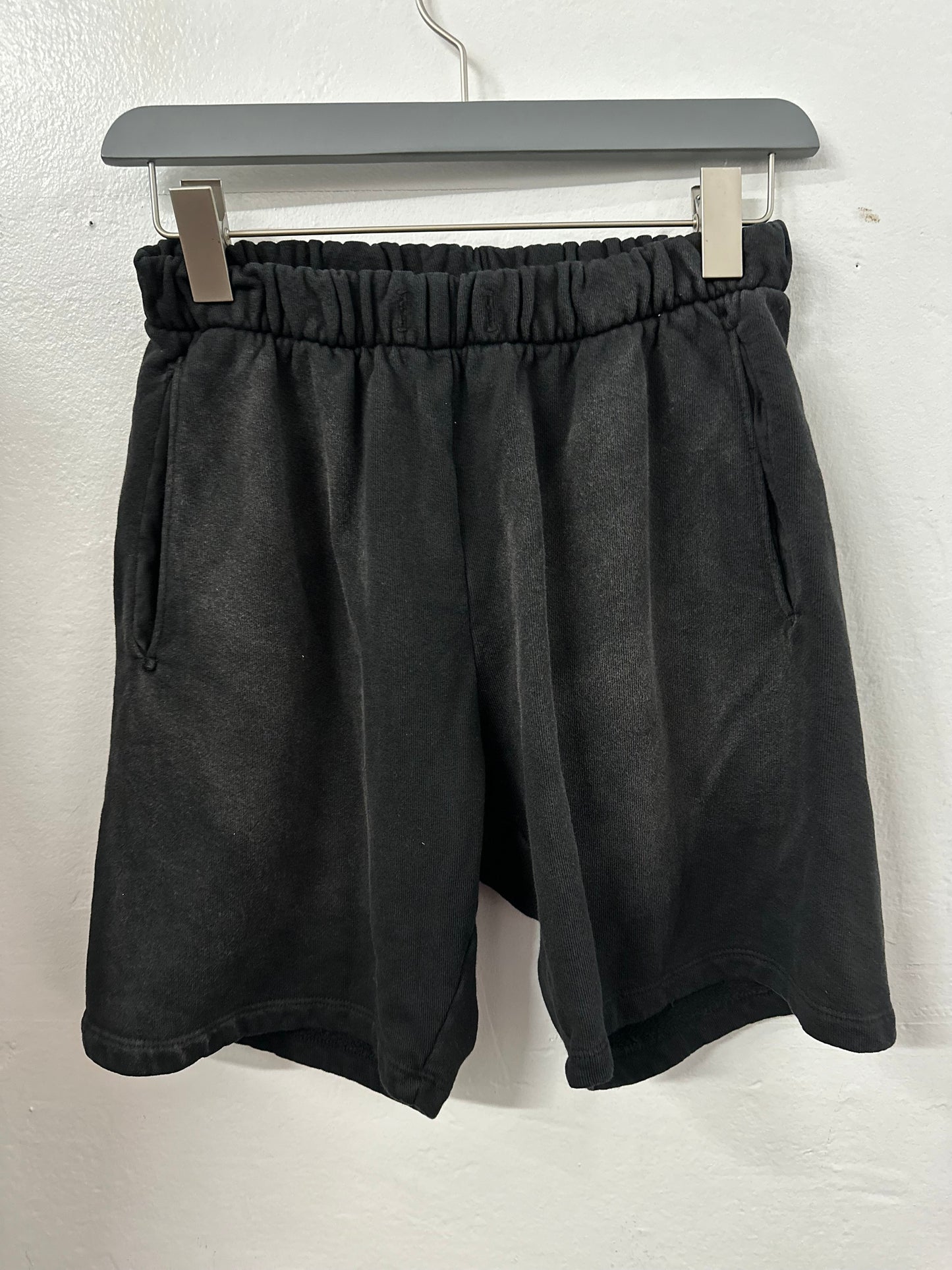 Potassium and tie dye French terry elastic waist short