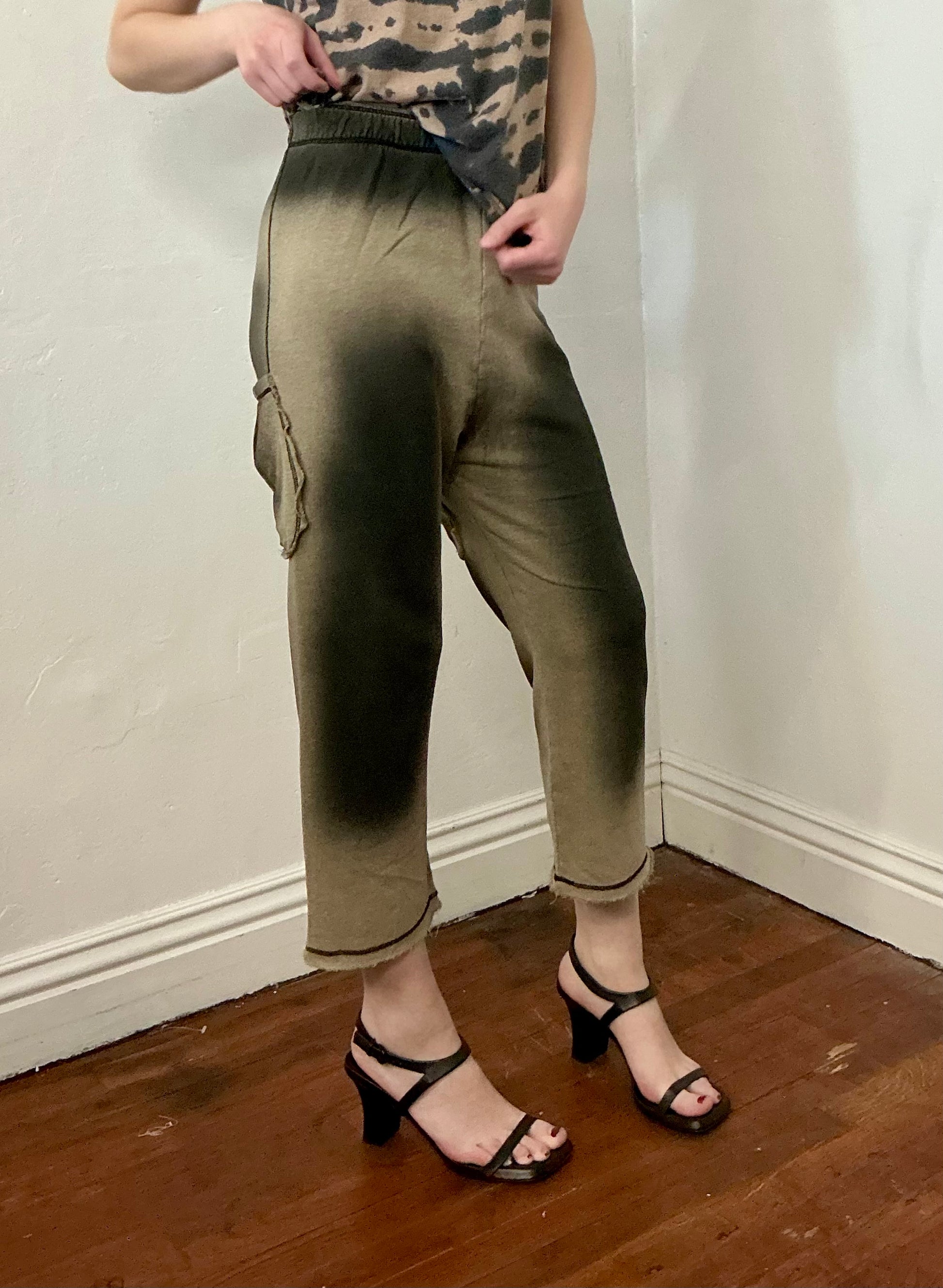 Pigment spray pant crop French terry with contrast stitch 